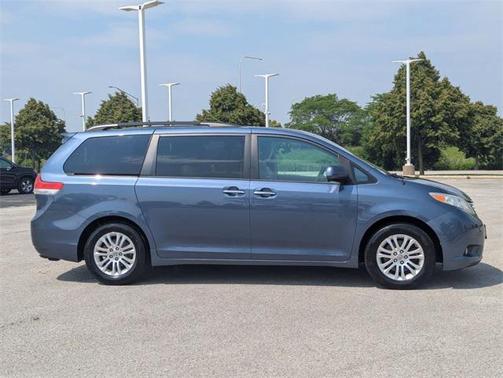 2013 Toyota Sienna XLE