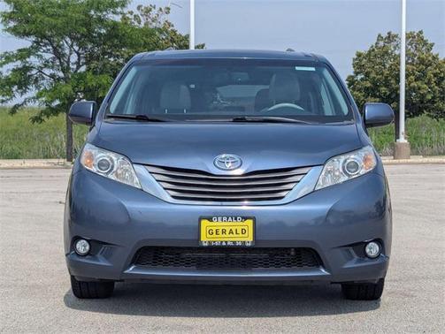 2013 Toyota Sienna XLE