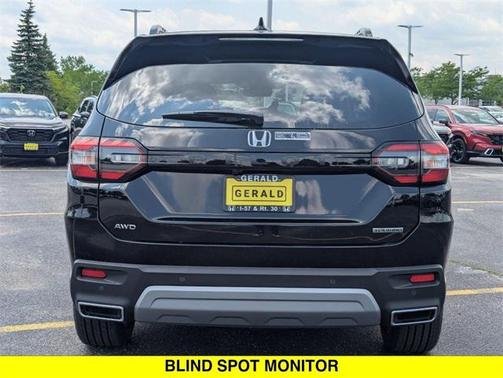 2025 Honda Pilot Touring 8-Passenger