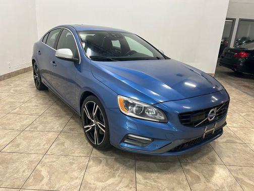 2017 Volvo S60 T6 R-Design Platinum
