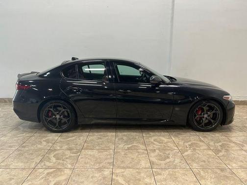 2017 Alfa Romeo Giulia Ti