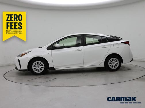 White 2022 Toyota Prius LE