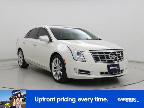 White 2015 Cadillac XTS Luxury