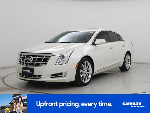White 2015 Cadillac XTS Luxury