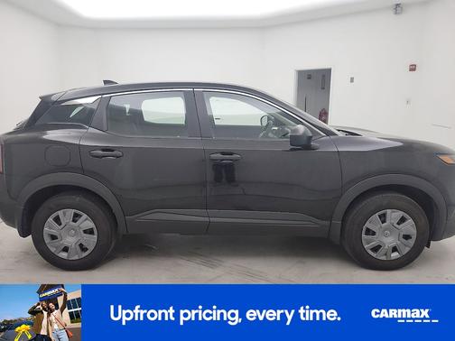 Black 2025 Nissan Kicks S