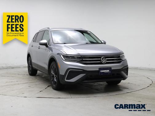 Silver 2024 Volkswagen Tiguan SE
