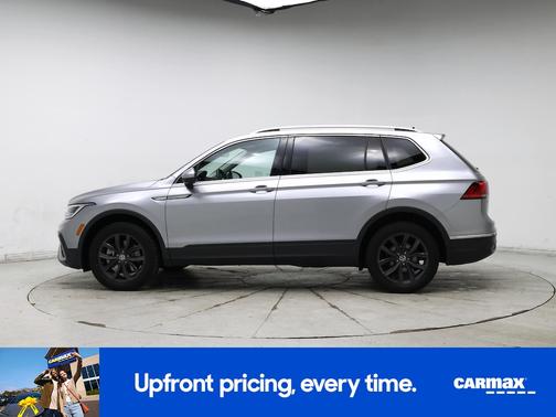 Silver 2024 Volkswagen Tiguan SE