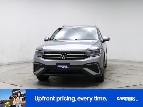 Silver 2024 Volkswagen Tiguan SE