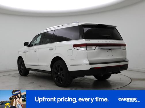 White 2024 Lincoln Navigator Reserve