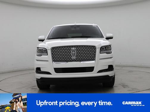 White 2024 Lincoln Navigator Reserve