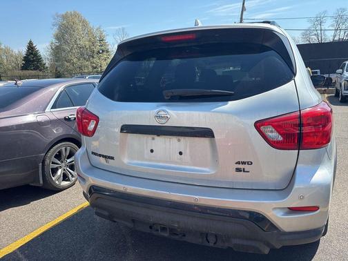 Brilliant Silver Metallic 2020 Nissan Pathfinder SL 4WD