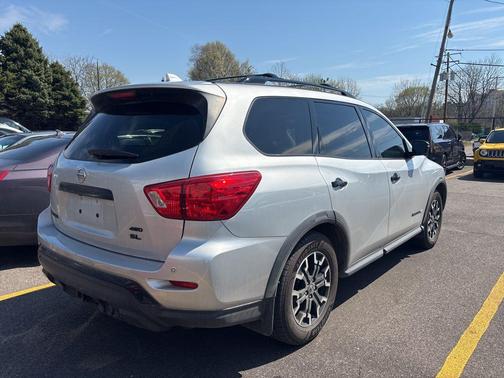 Brilliant Silver Metallic 2020 Nissan Pathfinder SL 4WD