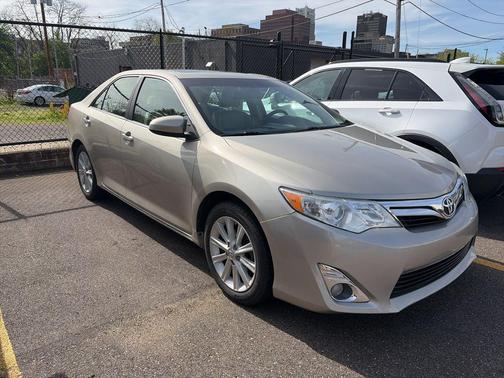 Gold 2014 Toyota Camry XLE