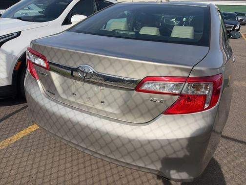 Gold 2014 Toyota Camry XLE