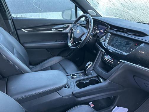 Crystal White Tricoat 2021 Cadillac XT6 Sport AWD