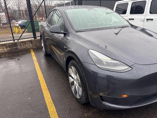 2024 Tesla Model Y Long Range Dual Motor All-Wheel Drive