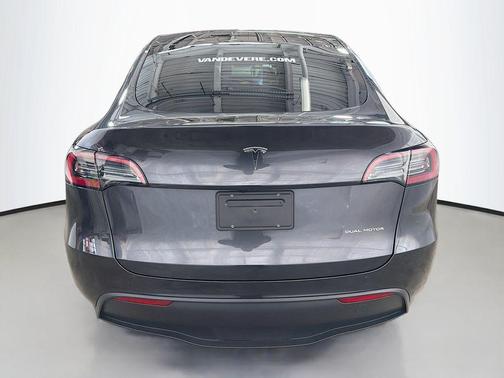 2024 Tesla Model Y Long Range Dual Motor All-Wheel Drive