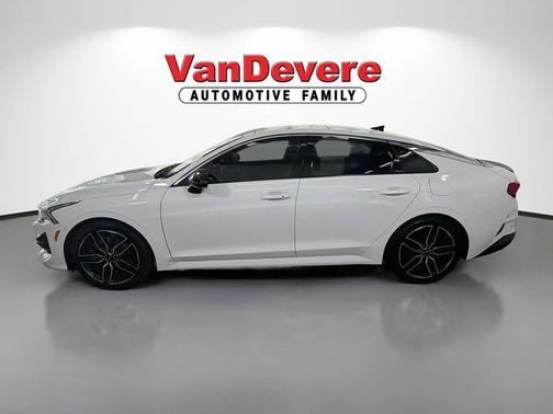 Glacial White Pearl 2024 Kia K5 GT
