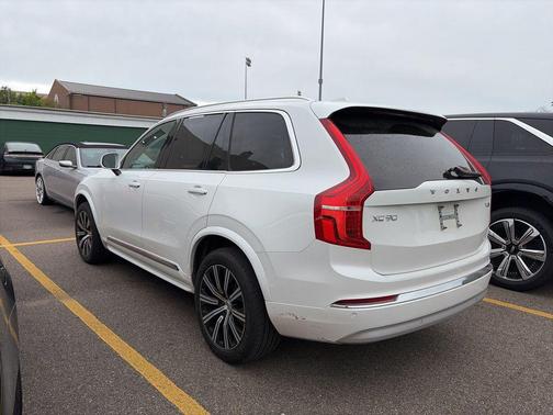 2022 Volvo XC90 T6 Inscription