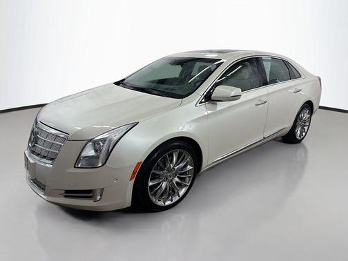 White Diamond Clearcoat 2015 Cadillac XTS Platinum