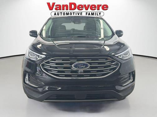 Black Metallic 2024 Ford Edge Titanium