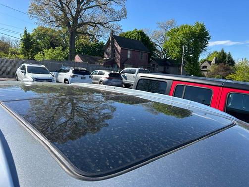 Argent Silver Metallic 2025 Cadillac XT5 Premium Luxury