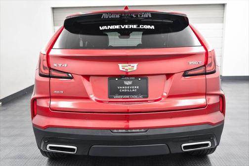 2024 Cadillac XT4 Premium Luxury