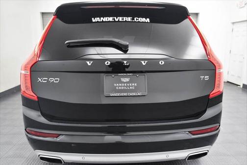 2021 Volvo XC90 T5 Momentum