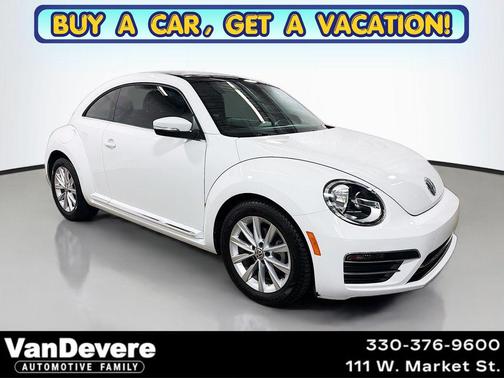 White 2019 Volkswagen Beetle 2.0T SE