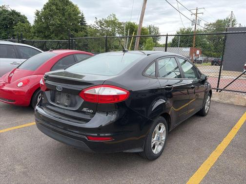 Tuxedo Black Metallic 2014 Ford Fiesta SE