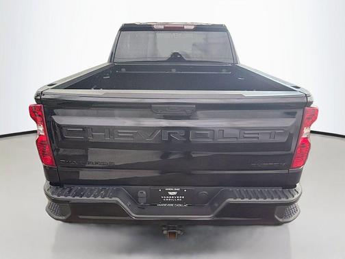 Black 2022 Chevrolet Silverado 1500 Custom