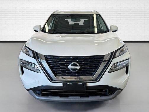 Pearl White Tricoat 2023 Nissan Rogue SV
