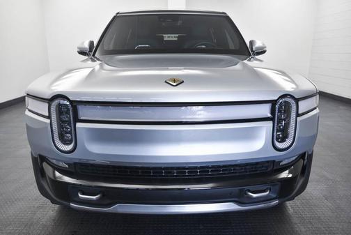 2024 Rivian R1S Adventure