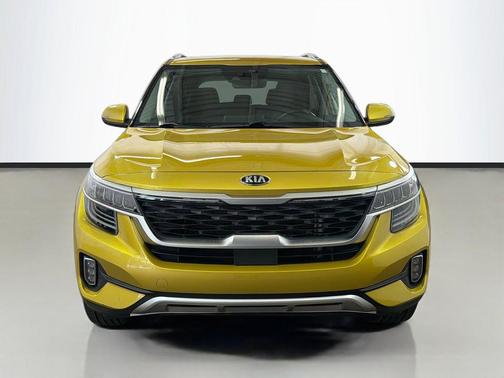 Starbright Yellow 2021 Kia Seltos SX Turbo