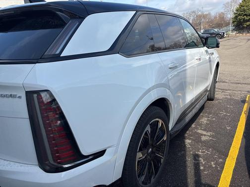 2025 Cadillac Escalade IQ Sport 2