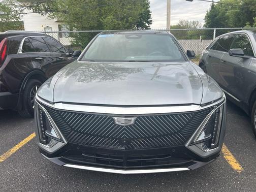 Argent Silver Metallic 2024 Cadillac LYRIQ Luxury