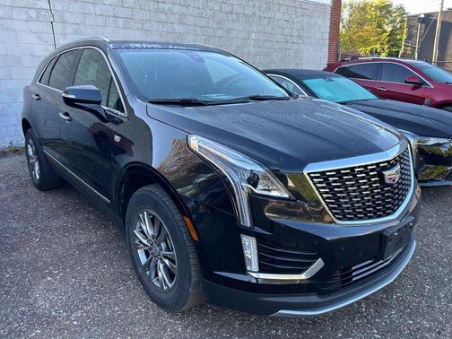 Black 2022 Cadillac XT5 Premium Luxury