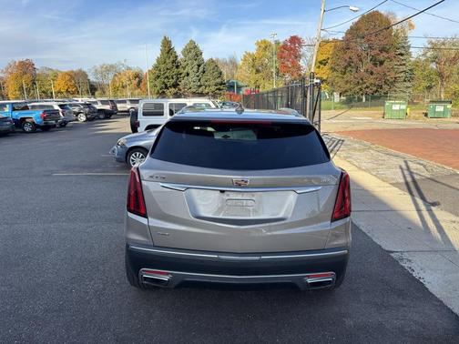 2022 Cadillac XT5 Premium Luxury