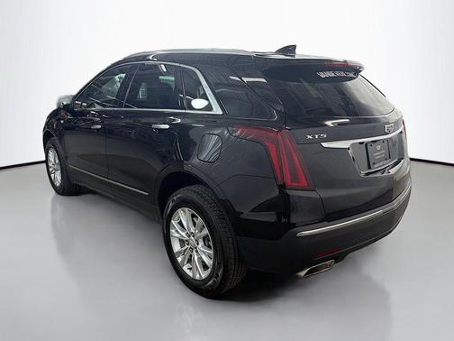 Stellar Black Metallic 2022 Cadillac XT5 Luxury