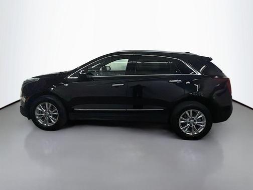 Stellar Black Metallic 2022 Cadillac XT5 Luxury