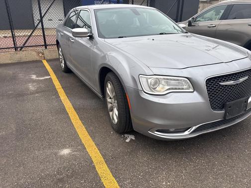 2016 Chrysler 300 S