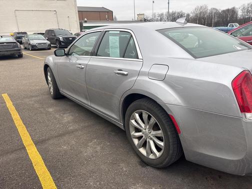 2016 Chrysler 300 S