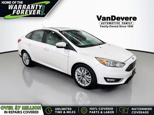 White Platinum Clearcoat Metallic 2018 Ford Focus Titanium