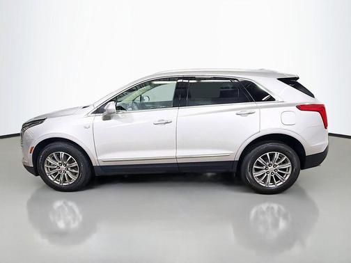 Radiant Silver Metallic 2018 Cadillac XT5 Luxury