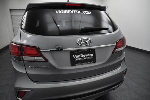 2017 Hyundai SANTA FE SE