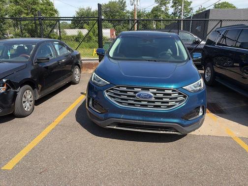 Green 2020 Ford Edge SEL