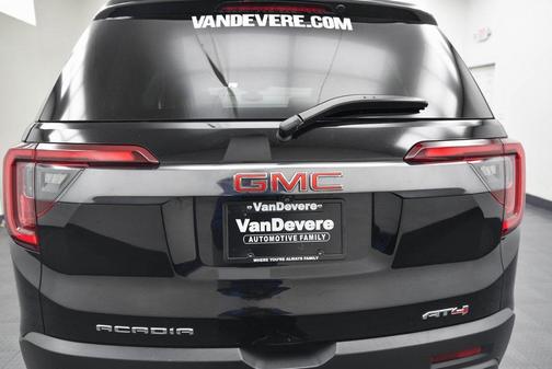 2023 GMC Acadia AWD AT4