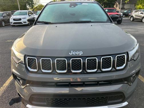 Sting-Gray Clearcoat 2023 Jeep Compass Limited
