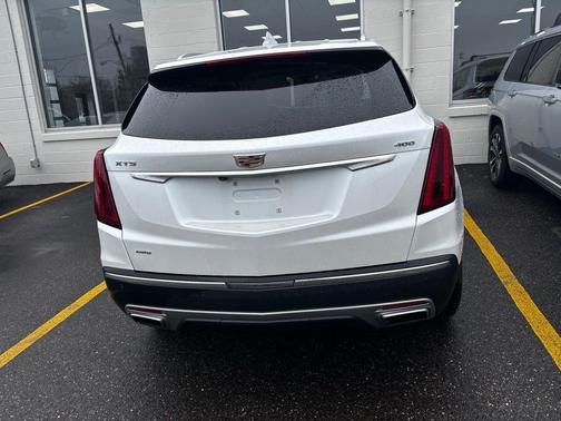 Crystal White Tricoat 2023 Cadillac XT5 Premium Luxury