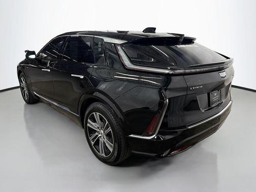 Stellar Black Metallic 2024 Cadillac LYRIQ Luxury